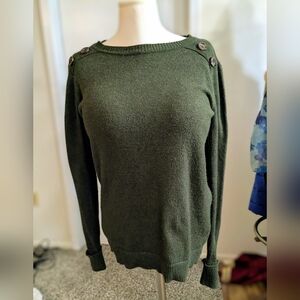 Dark army green sweater w/button detail like new Lg